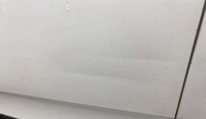 2020 Mahindra XUV500 W7, Diesel, Manual, 95,073 km, Front passenger door - Slightly dented