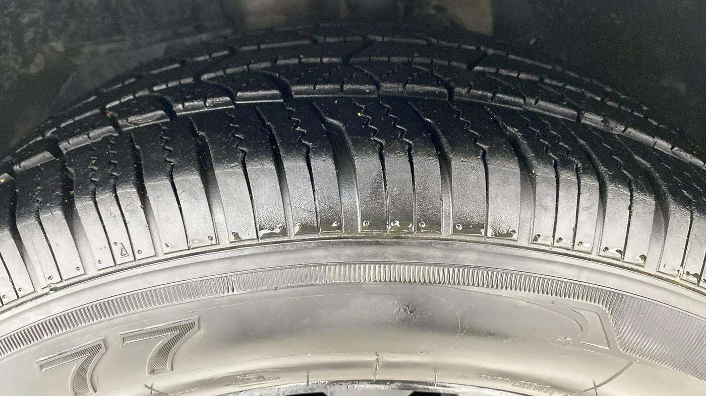 2020 Mahindra XUV500 W7, Diesel, Manual, 95,758 km, Left Front Tyre Tread