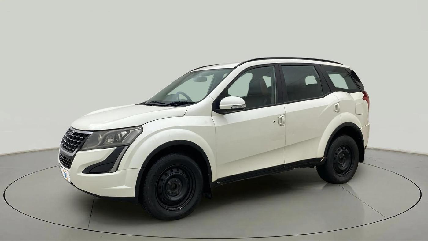 2020 Mahindra XUV500 W7, Diesel, Manual, 95,758 km, Left Front Diagonal