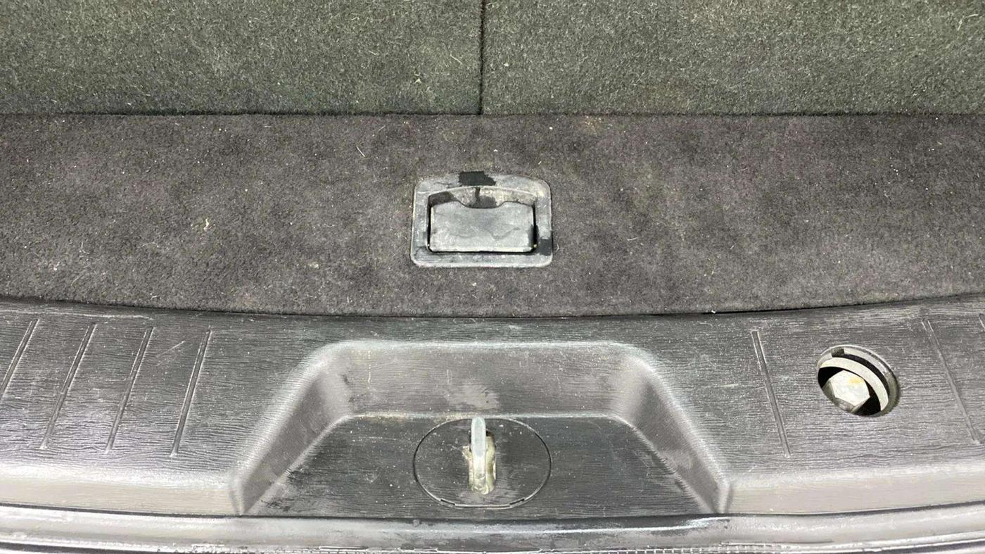 2020 Mahindra XUV500 W7, Diesel, Manual, 95,758 km, Boot Inside