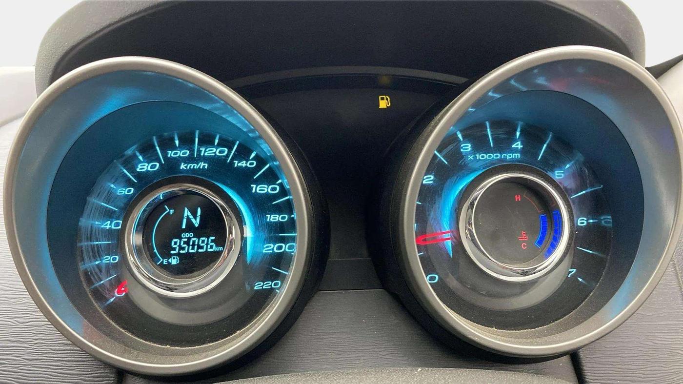 2020 Mahindra XUV500 W7, Diesel, Manual, 95,758 km, Odometer Image