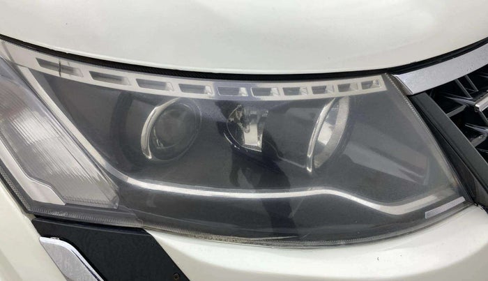 2020 Mahindra XUV500 W7, Diesel, Manual, 95,073 km, Right headlight - Faded