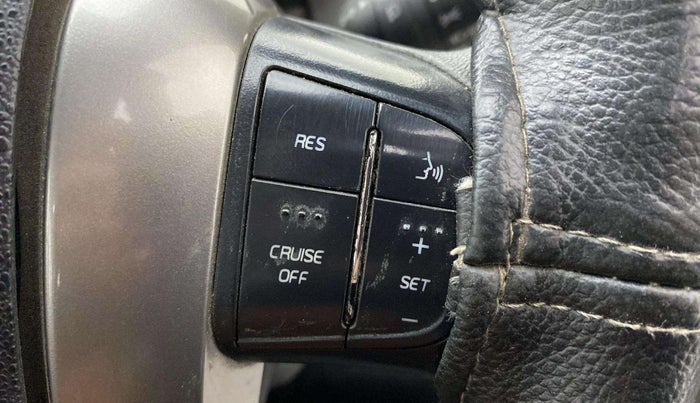 2020 Mahindra XUV500 W7, Diesel, Manual, 95,073 km, Adaptive Cruise Control