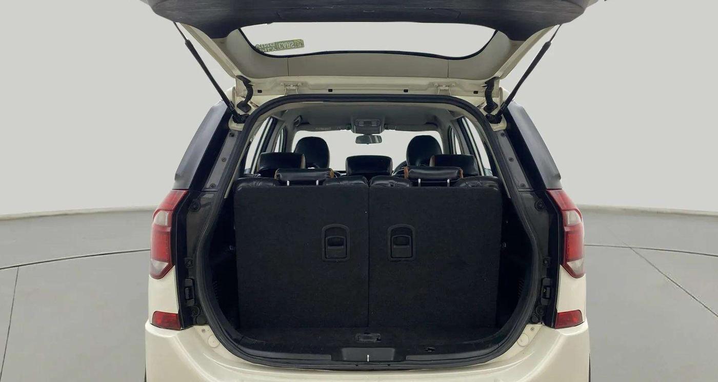 2020 Mahindra XUV500 W7, Diesel, Manual, 95,758 km, Boot Open Zoomed View