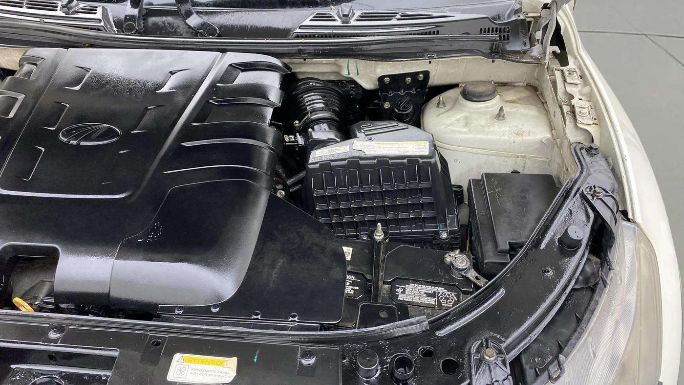 2020 Mahindra XUV500 W7, Diesel, Manual, 95,758 km, Engine View - Left