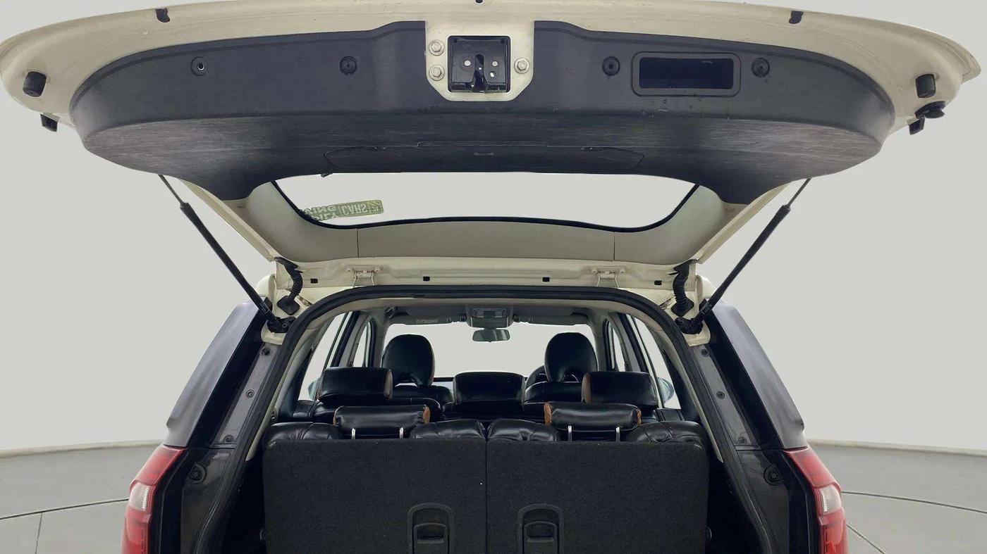 2020 Mahindra XUV500 W7, Diesel, Manual, 95,758 km, Boot Door Open