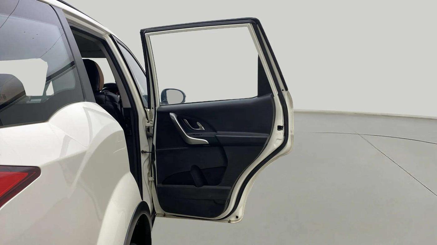 2020 Mahindra XUV500 W7, Diesel, Manual, 95,758 km, RHS Rear Door