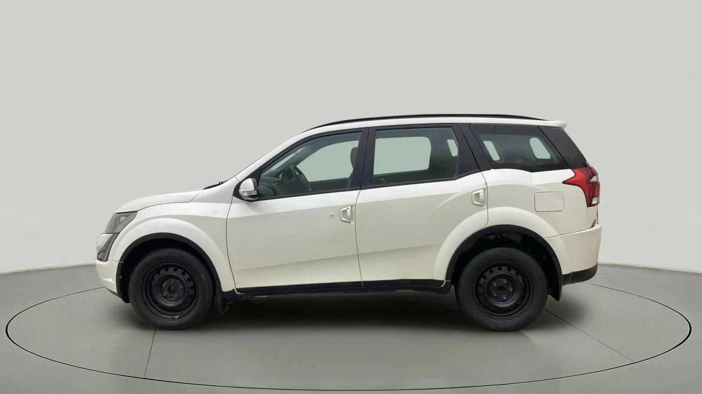 2020 Mahindra XUV500 W7, Diesel, Manual, 95,758 km, Left Side