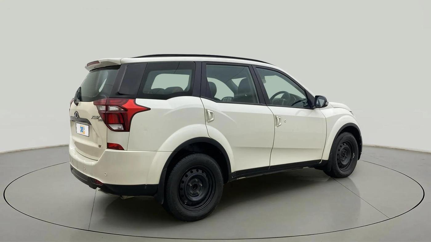2020 Mahindra XUV500 W7, Diesel, Manual, 95,758 km, Right Back Diagonal