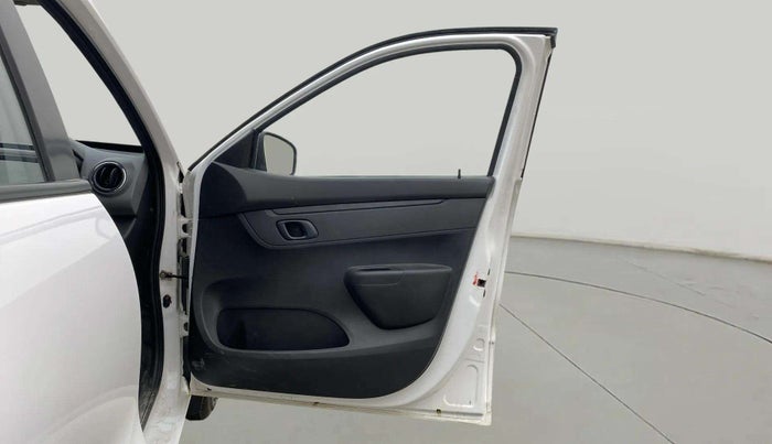 2018 Renault Kwid RXT 1.0 AMT, Petrol, Automatic, 6,098 km, RHS Front Door