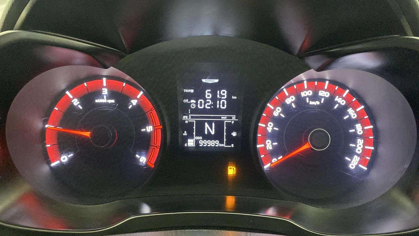 2019 Mahindra XUV300 W6 1.5 DIESEL, Diesel, Manual, 99,926 km, Odometer Image