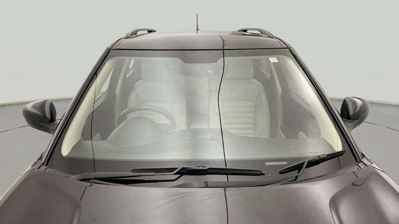 2019 Mahindra XUV300 W6 1.5 DIESEL, Diesel, Manual, 99,926 km, Front Windshield