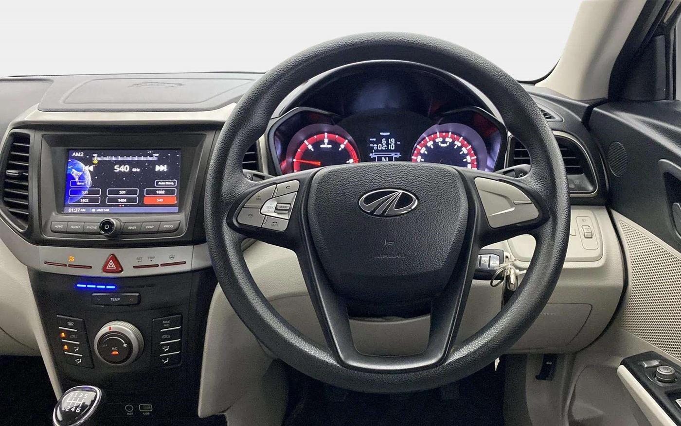 2019 Mahindra XUV300 W6 1.5 DIESEL, Diesel, Manual, 99,926 km, Steering Wheel Close Up