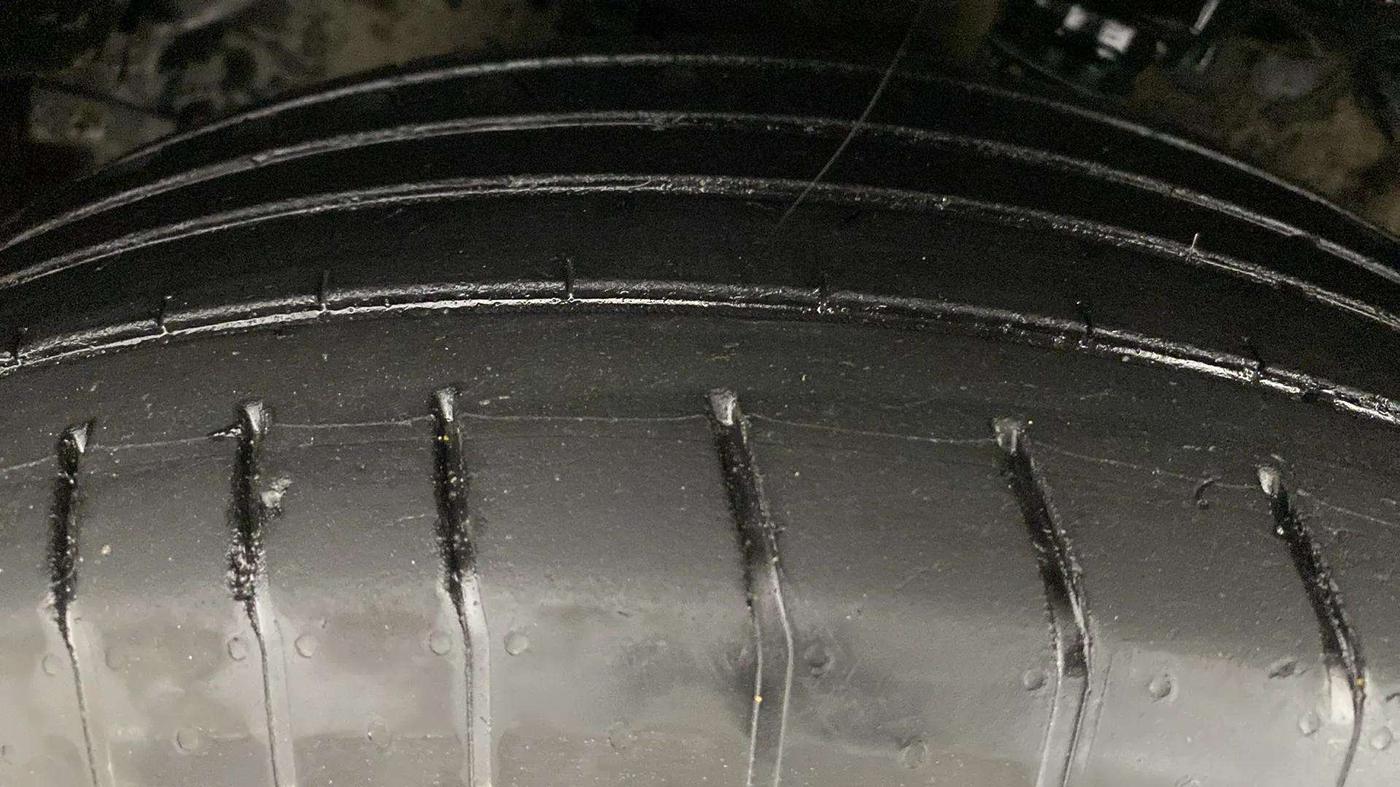 2019 Mahindra XUV300 W6 1.5 DIESEL, Diesel, Manual, 99,926 km, Left Front Tyre Tread