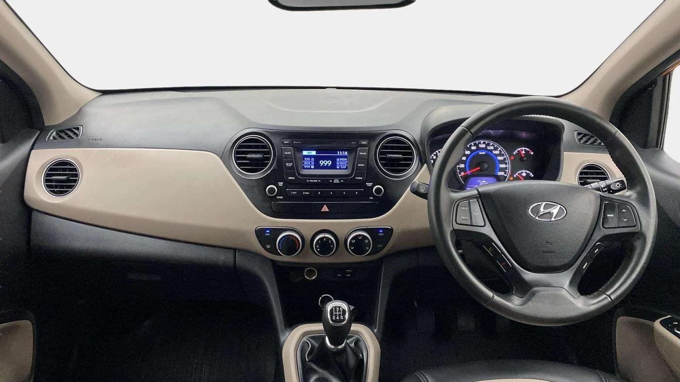 2016 Hyundai Grand i10 ASTA (O) 1.2 KAPPA VTVT, Petrol, Manual, 17,535 km, Dashboard