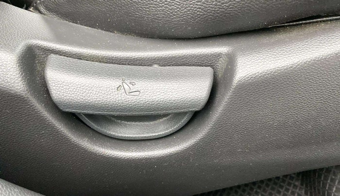 2019 Hyundai Grand i10 ERA 1.2 KAPPA VTVT, Petrol, Manual, 32,685 km, Driver Side Adjustment Panel