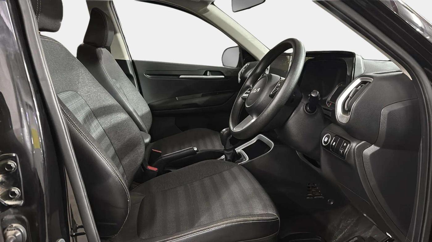 2022 KIA SONET HTK PLUS 1.0 IMT, Petrol, Manual, 39,809 km, Right Side Front Door Cabin