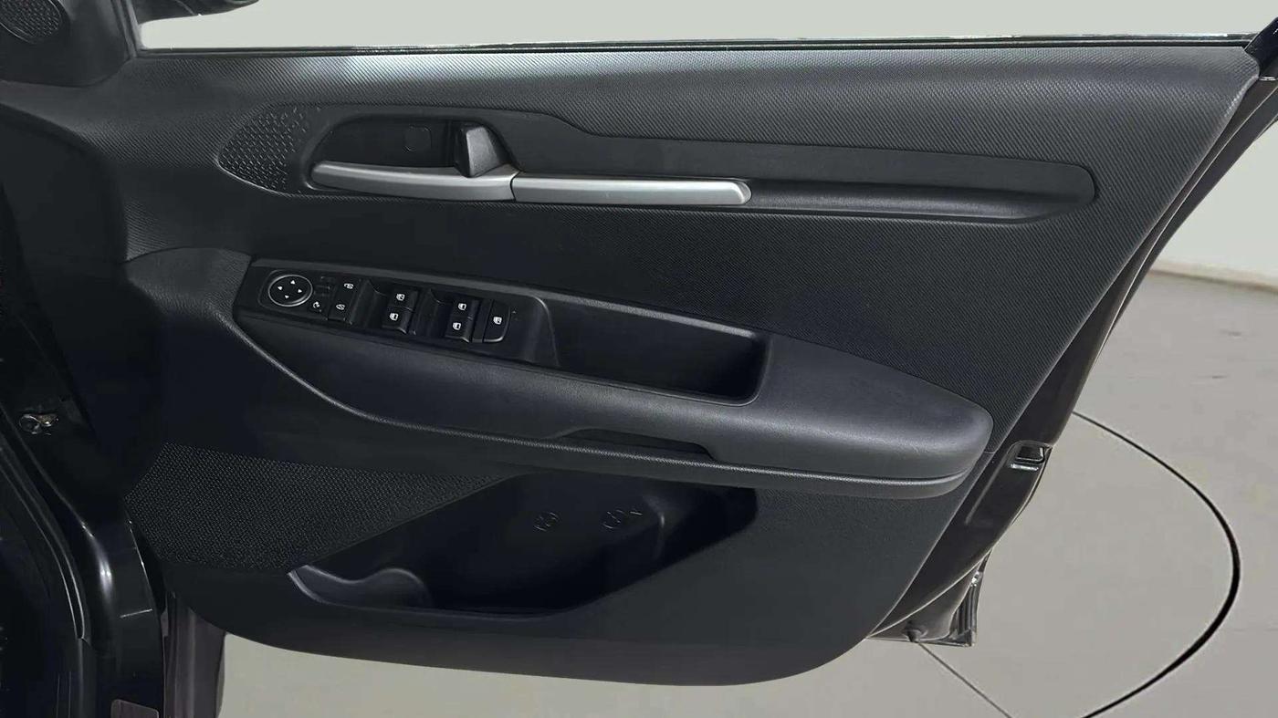 2022 KIA SONET HTK PLUS 1.0 IMT, Petrol, Manual, 39,809 km, Driver Side Door Panels Control