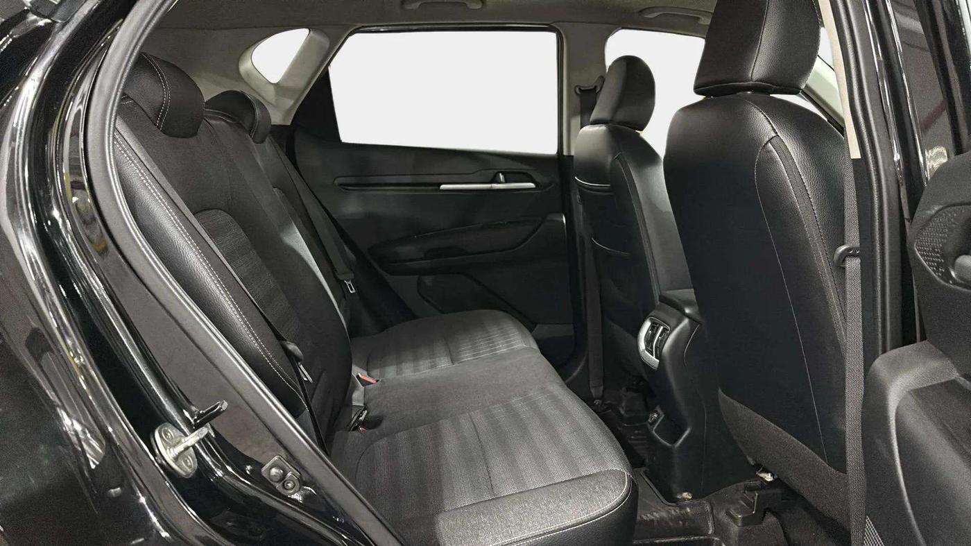 2022 KIA SONET HTK PLUS 1.0 IMT, Petrol, Manual, 39,809 km, Right Side Rear Door Cabin