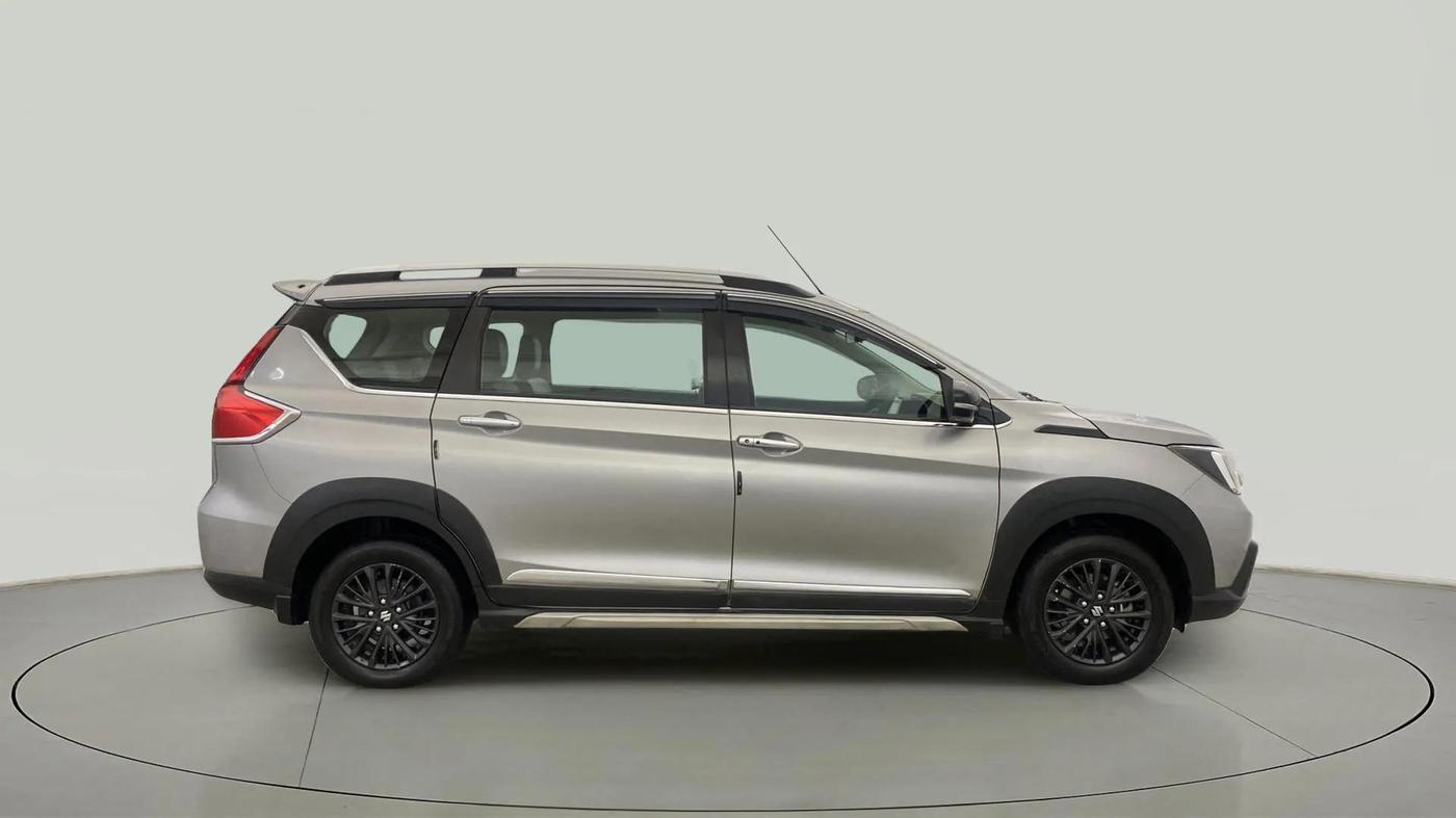 2022 Maruti XL6 ALPHA AT, Petrol, Automatic, 90,841 km, Right Side View