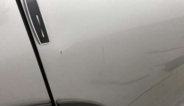 2022 Maruti XL6 ALPHA AT, Petrol, Automatic, 90,841 km, Right rear door - Slightly dented