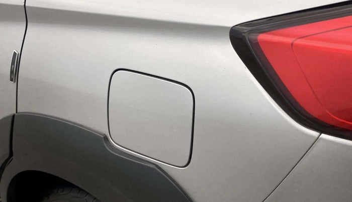 2022 Maruti XL6 ALPHA AT, Petrol, Automatic, 90,841 km, Left quarter panel - Minor scratches