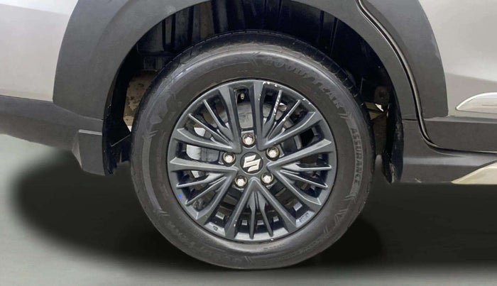 2022 Maruti XL6 ALPHA AT, Petrol, Automatic, 90,841 km, Right Rear Wheel