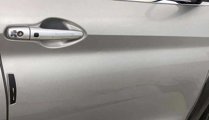 2022 Maruti XL6 ALPHA AT, Petrol, Automatic, 90,841 km, Driver-side door - Minor scratches