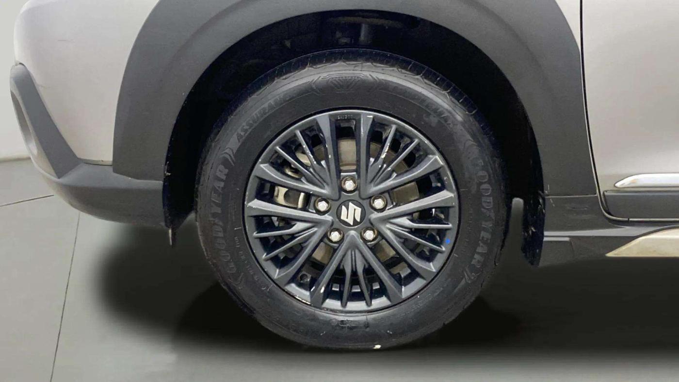 2022 Maruti XL6 ALPHA AT, Petrol, Automatic, 90,841 km, Left Front Wheel