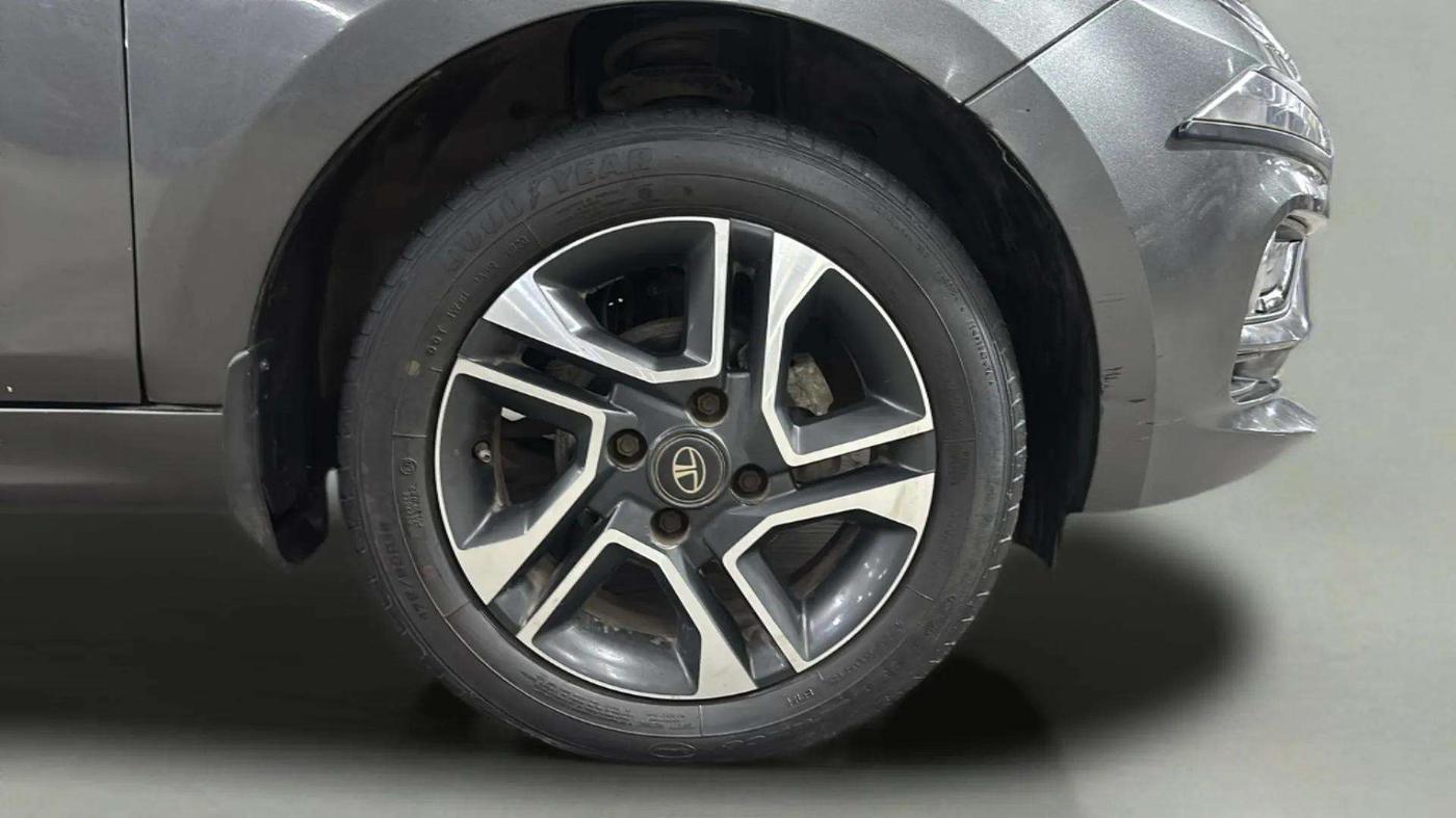 2020 Tata Tiago XZ PLUS PETROL, Petrol, Manual, 29,057 km, Right Front Wheel