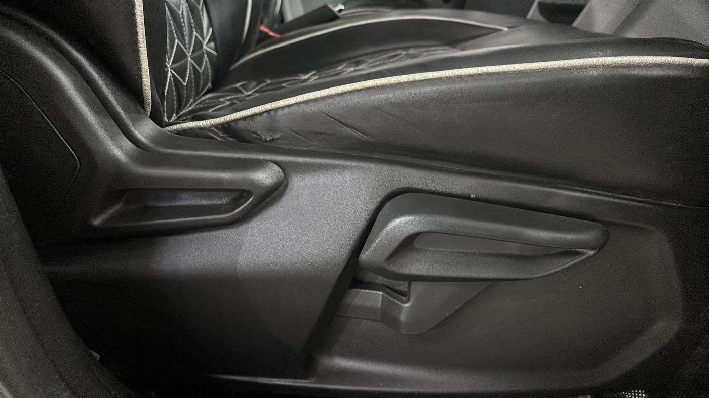 2020 Tata Tiago XZ PLUS PETROL, Petrol, Manual, 29,057 km, Driver Side Adjustment Panel