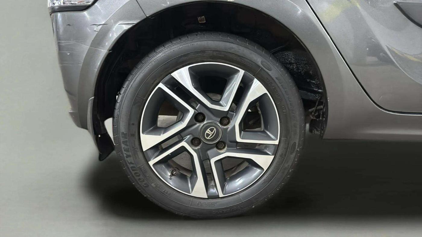 2020 Tata Tiago XZ PLUS PETROL, Petrol, Manual, 29,057 km, Right Rear Wheel