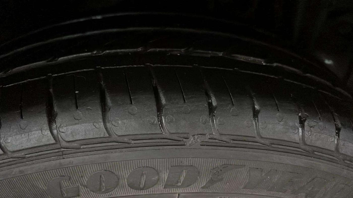 2020 Tata Tiago XZ PLUS PETROL, Petrol, Manual, 29,057 km, Left Rear Tyre Tread