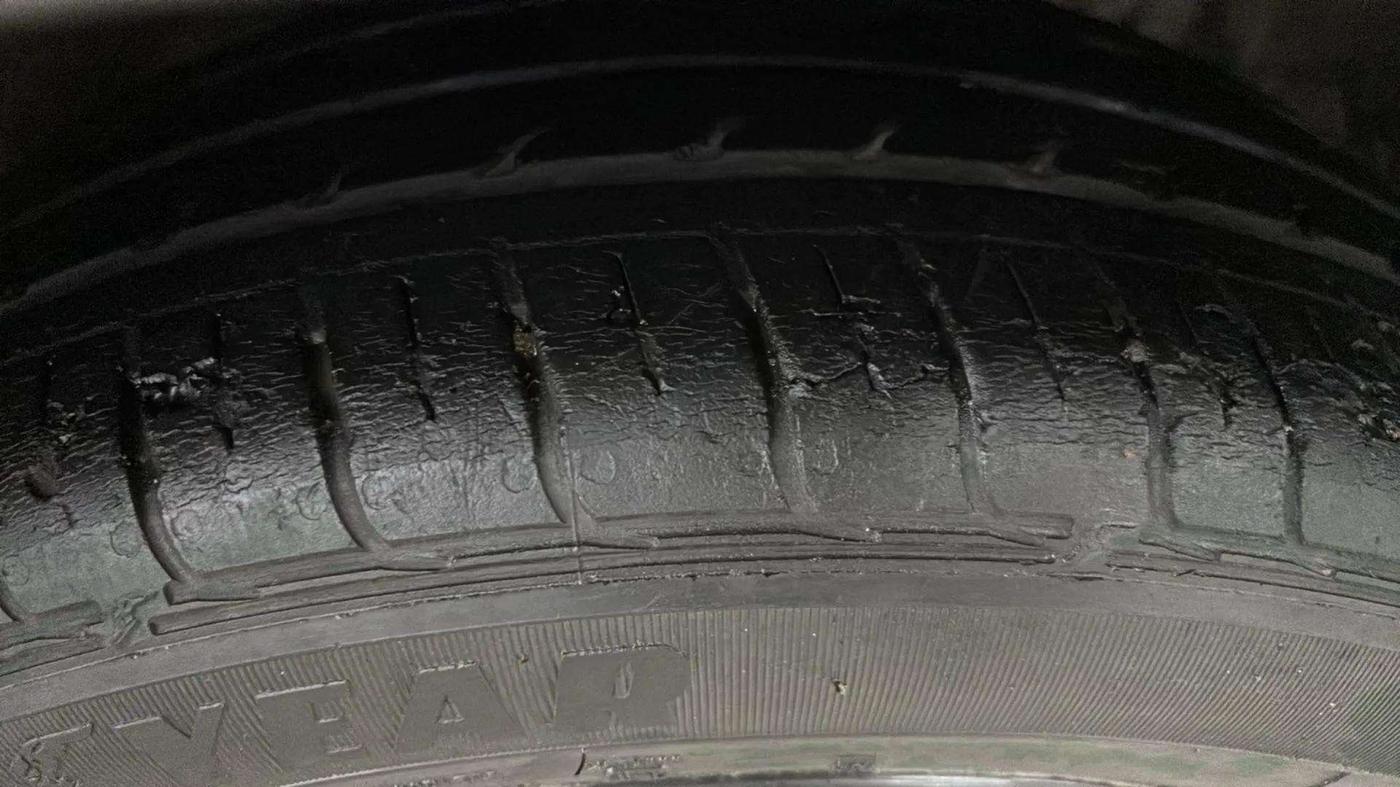 2020 Tata Tiago XZ PLUS PETROL, Petrol, Manual, 29,057 km, Right Front Tyre Tread