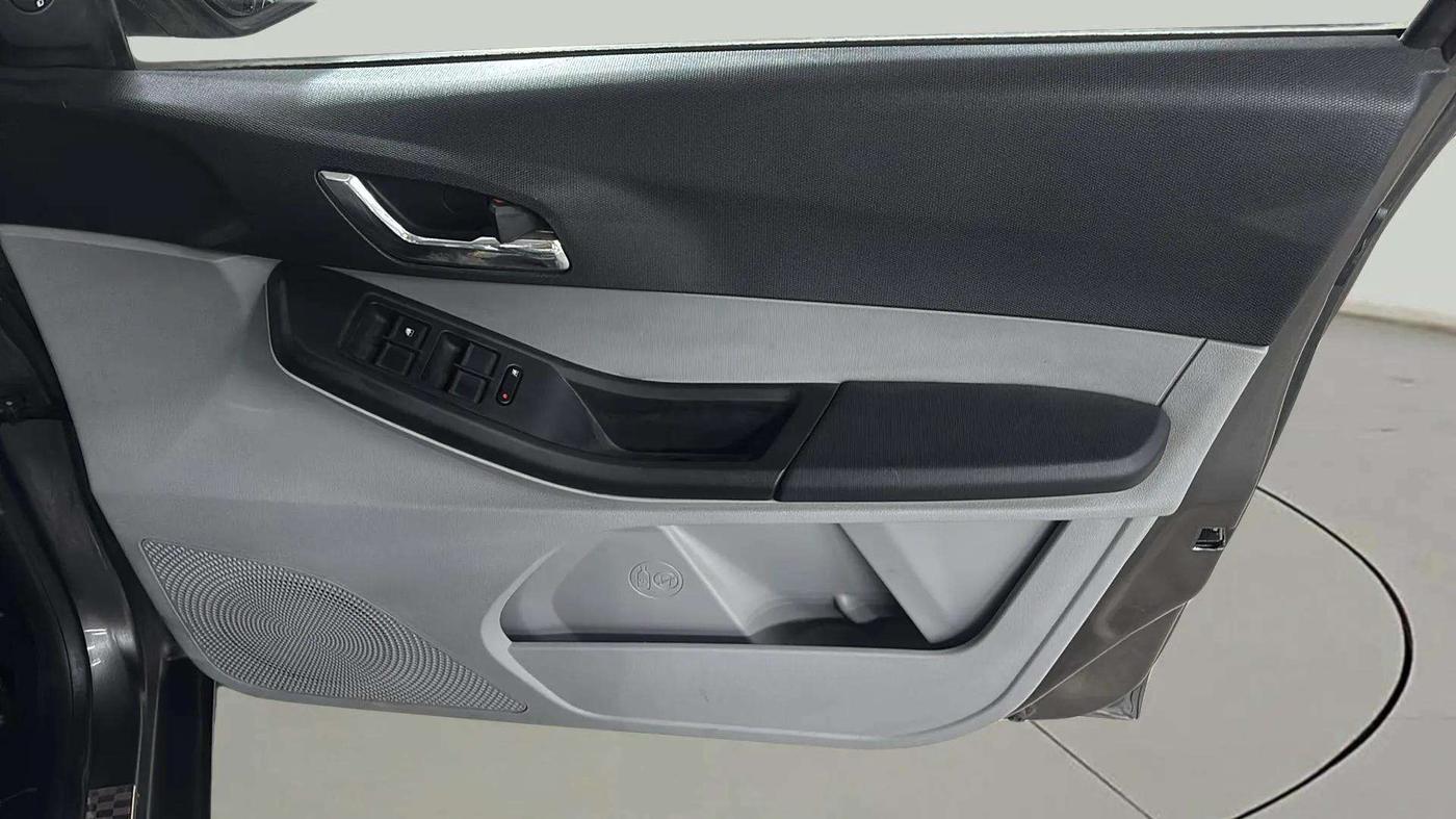2020 Tata Tiago XZ PLUS PETROL, Petrol, Manual, 29,057 km, Driver Side Door Panels Control