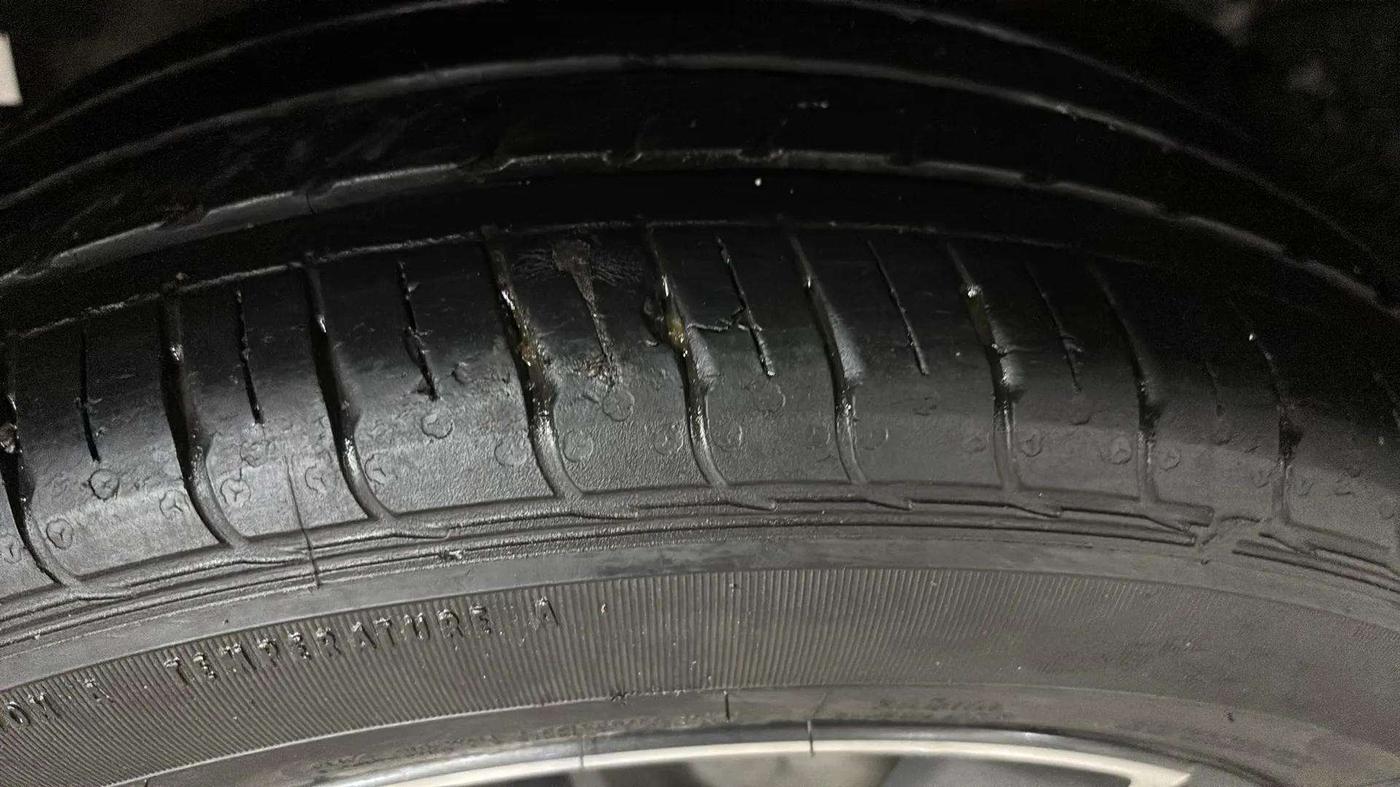 2020 Tata Tiago XZ PLUS PETROL, Petrol, Manual, 29,057 km, Right Rear Tyre Tread
