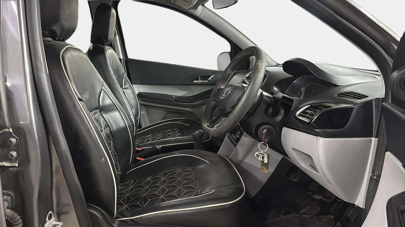 2020 Tata Tiago XZ PLUS PETROL, Petrol, Manual, 29,057 km, Right Side Front Door Cabin