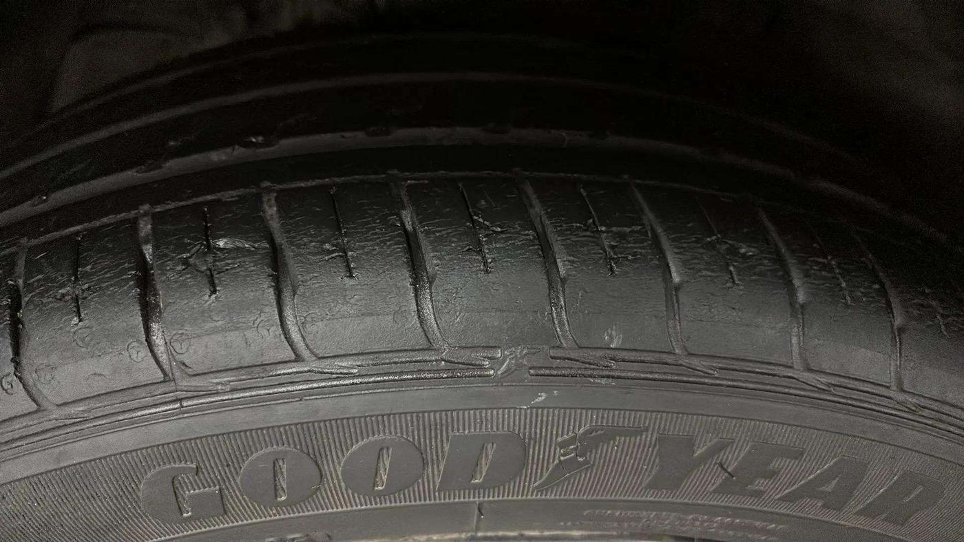 2020 Tata Tiago XZ PLUS PETROL, Petrol, Manual, 29,057 km, Left Front Tyre Tread