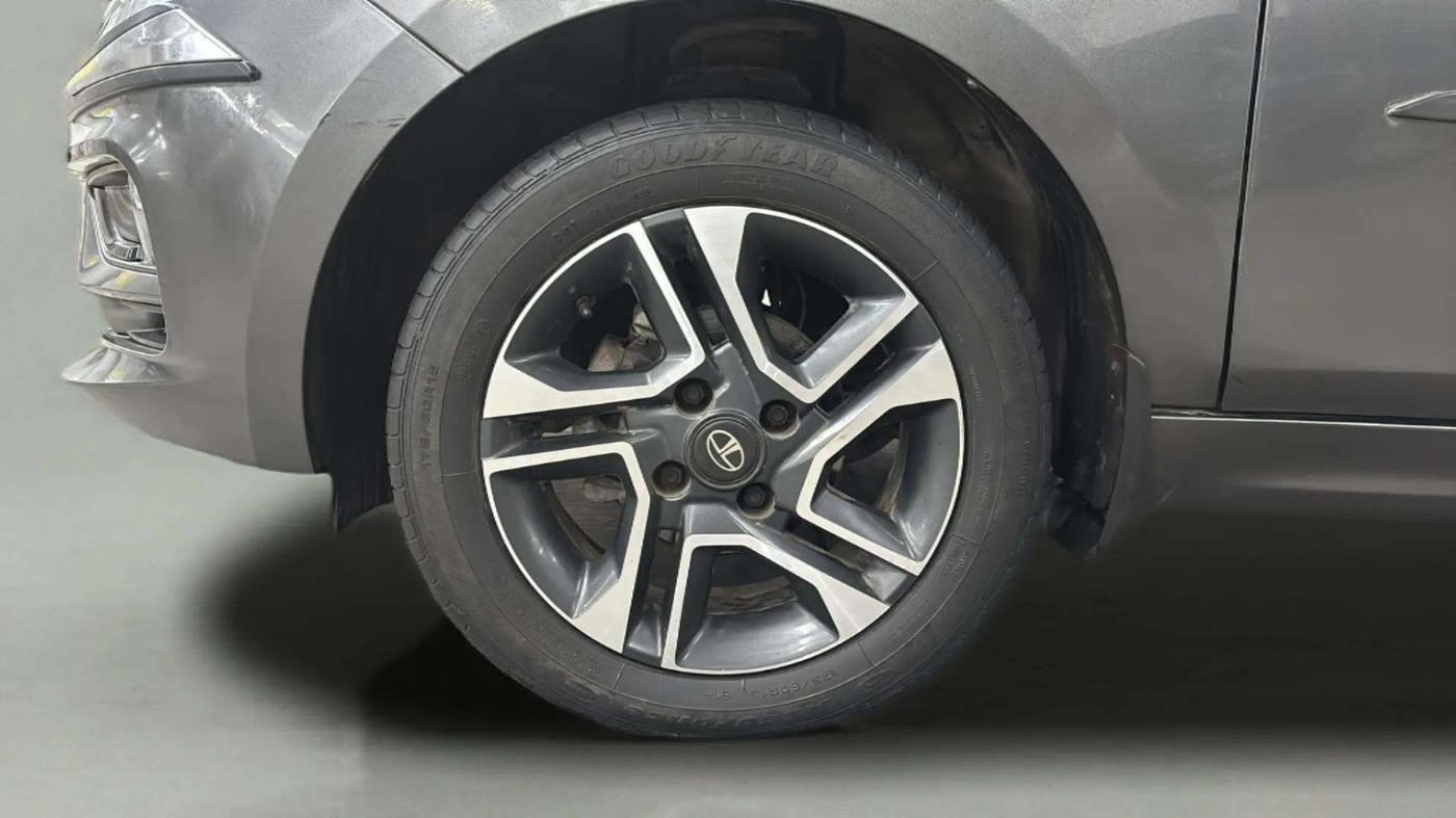 2020 Tata Tiago XZ PLUS PETROL, Petrol, Manual, 29,057 km, Left Front Wheel