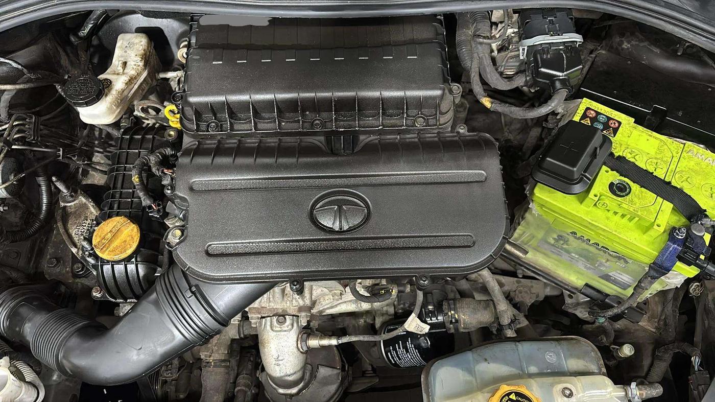 2020 Tata Tiago XZ PLUS PETROL, Petrol, Manual, 29,057 km, Engine View