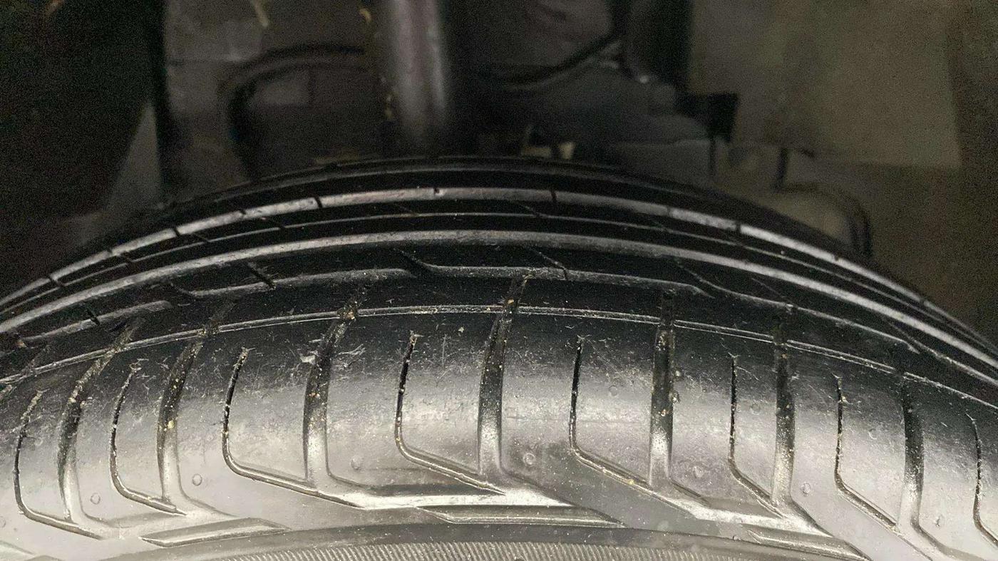 2022 Tata NEXON XM PETROL, Petrol, Manual, 13,492 km, Right Front Tyre Tread
