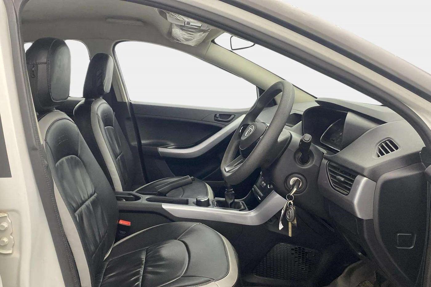 2022 Tata NEXON XM PETROL, Petrol, Manual, 13,492 km, Right Side Front Door Cabin