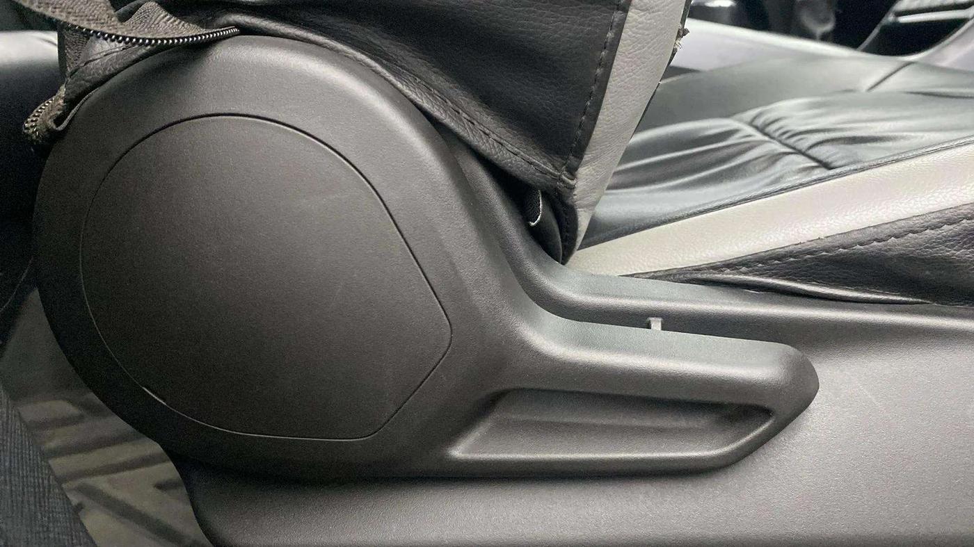 2022 Tata NEXON XM PETROL, Petrol, Manual, 13,492 km, Driver Side Adjustment Panel