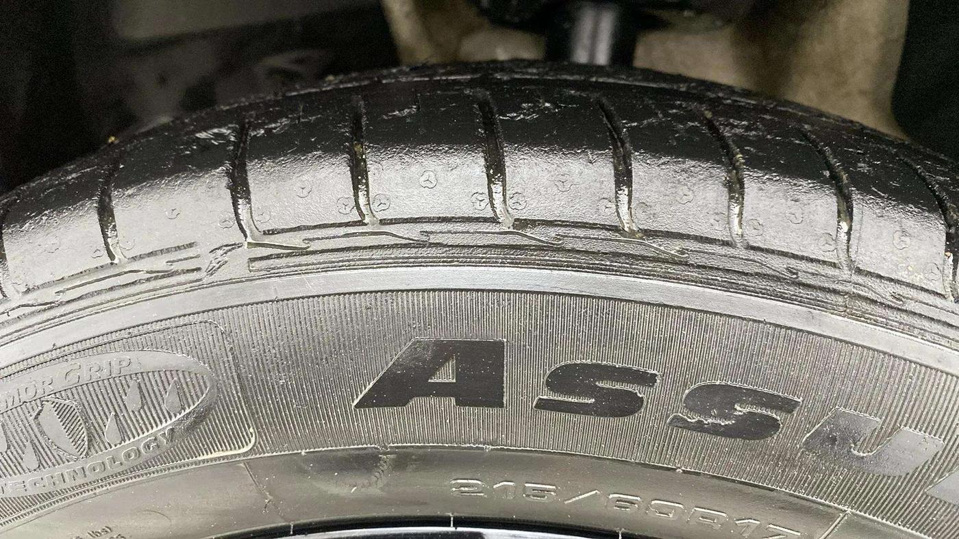 2020 MG HECTOR SHARP 1.5 DCT PETROL, Petrol, Automatic, 35,778 km, Left Front Tyre Tread