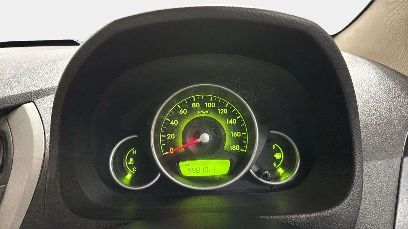2018 Hyundai Eon MAGNA +, Petrol, Manual, 99,812 km, Odometer Image