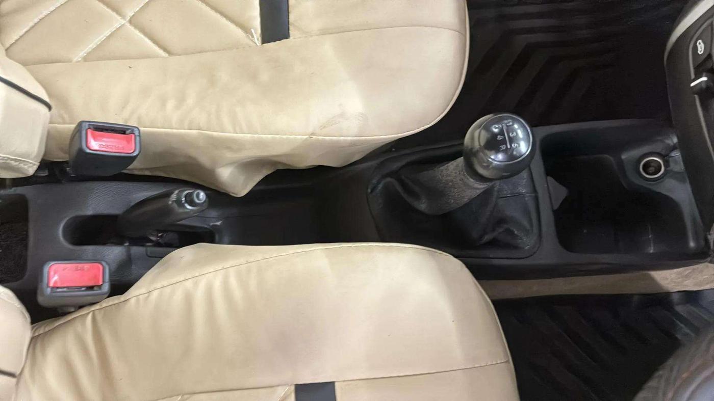2018 Hyundai Eon MAGNA +, Petrol, Manual, 99,812 km, Gear Lever