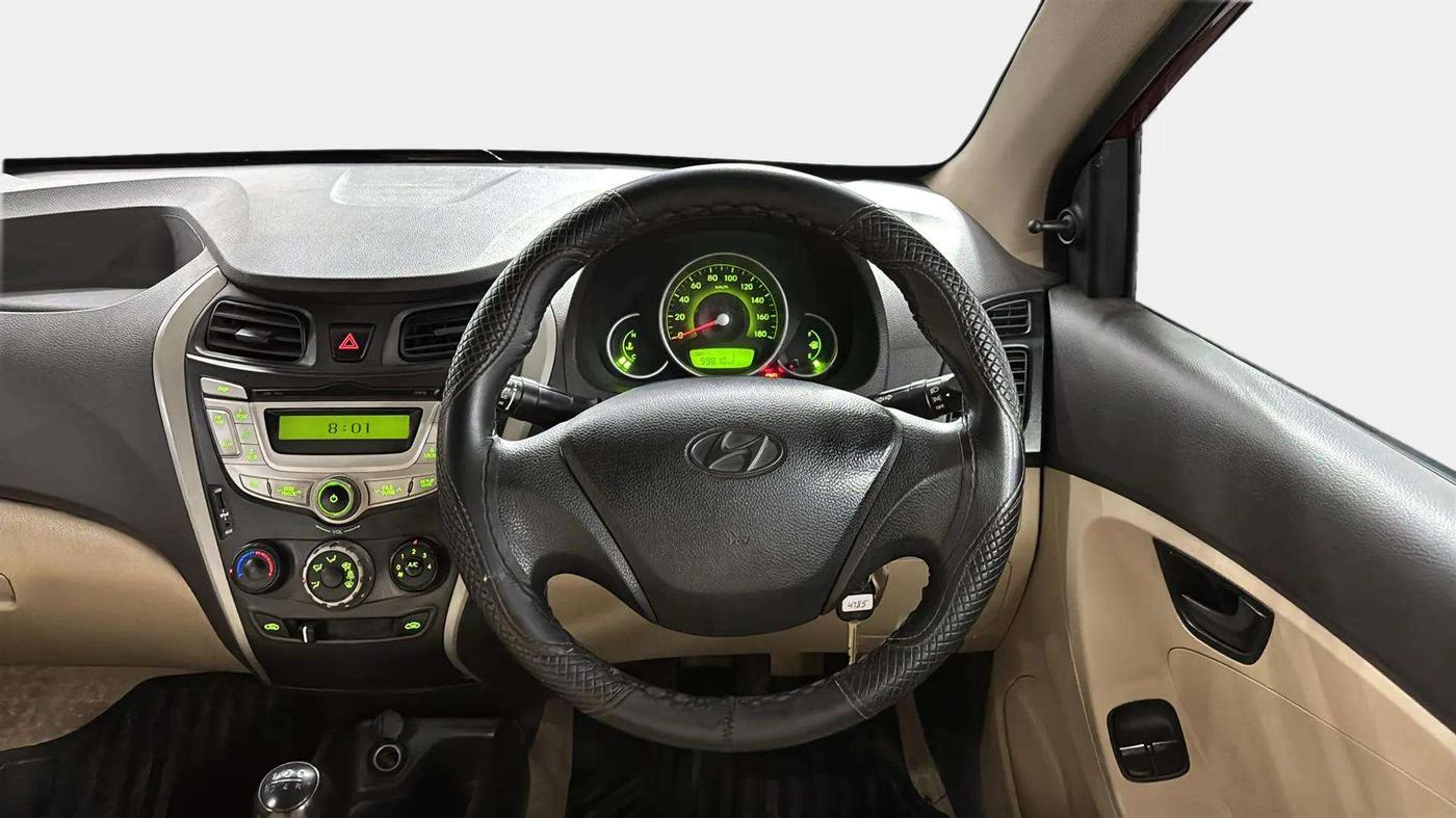 2018 Hyundai Eon MAGNA +, Petrol, Manual, 99,812 km, Steering Wheel Close Up