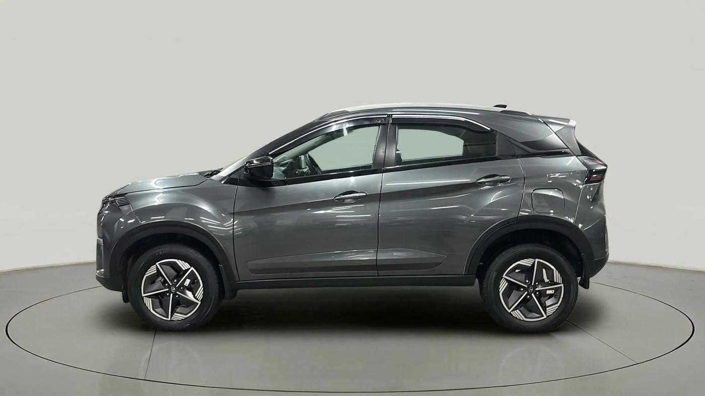 2024 Tata NEXON CREATIVE + AMT 1.5 DIESEL, Diesel, Automatic, 7,641 km, Left Side