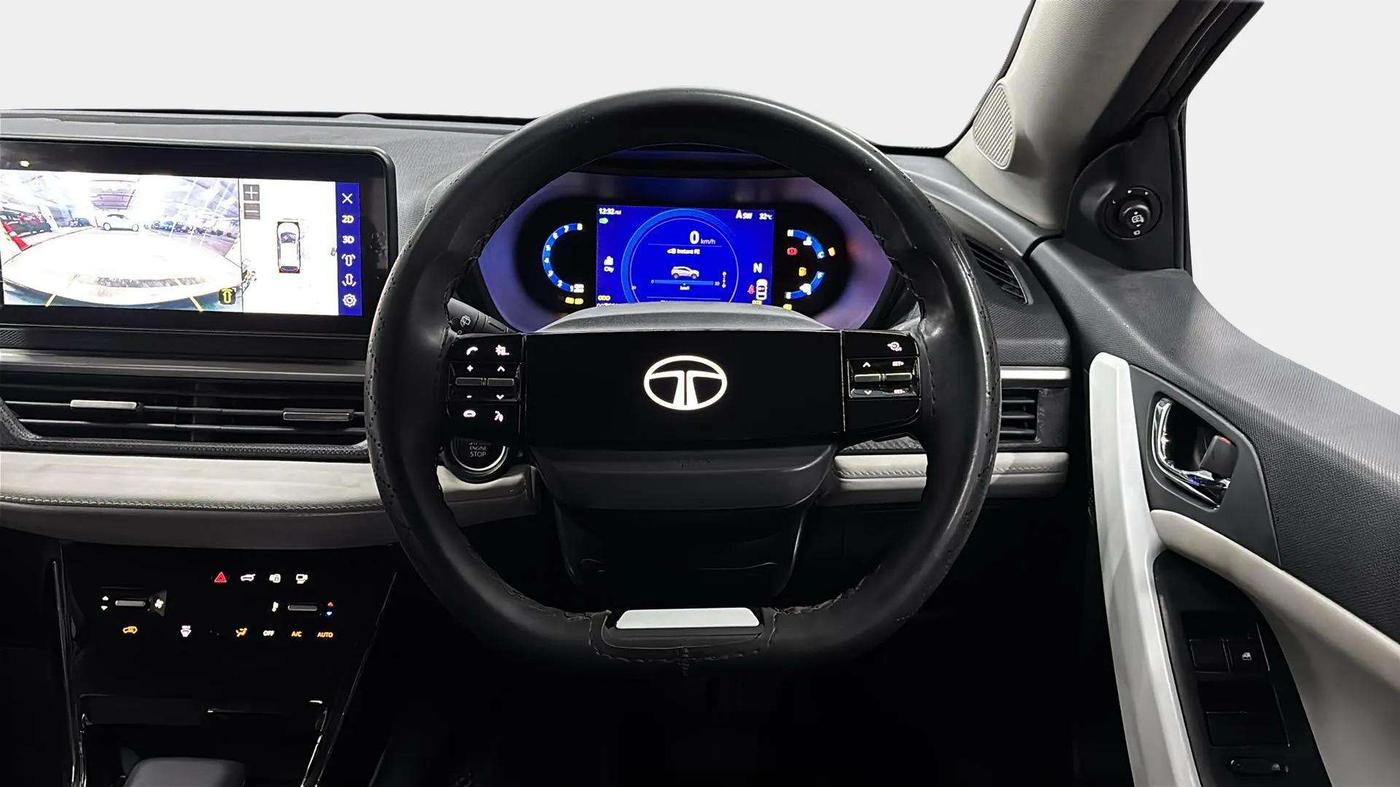 2024 Tata NEXON CREATIVE + AMT 1.5 DIESEL, Diesel, Automatic, 7,641 km, Steering Wheel Close Up