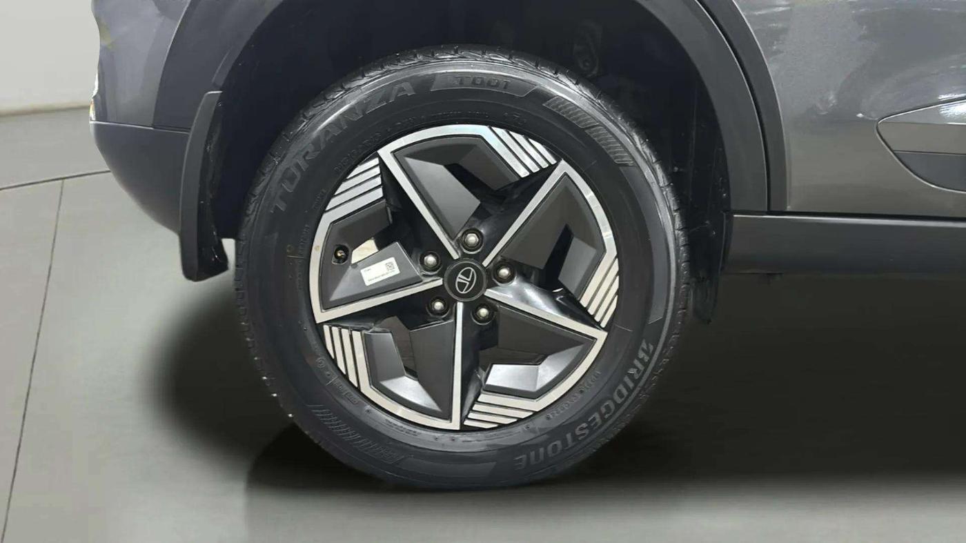 2024 Tata NEXON CREATIVE + AMT 1.5 DIESEL, Diesel, Automatic, 7,641 km, Right Rear Wheel
